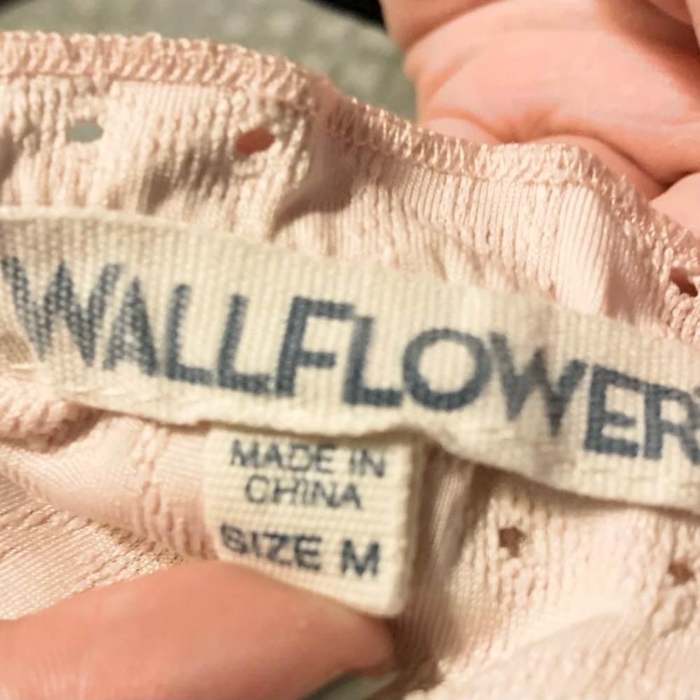WALL FLOWER PEACH OFF THE SHOULDER TOP SIZE MEDIUM - Picture 7 of 9